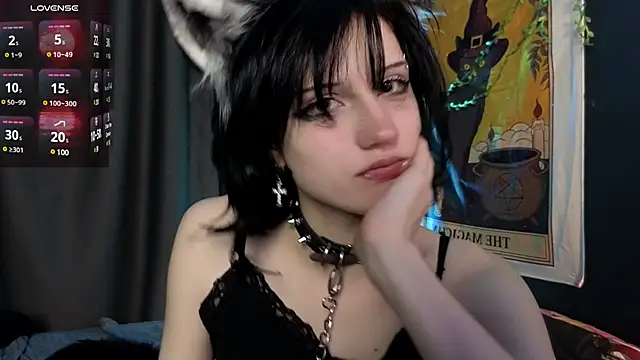 Snapshot of dark_vamp_ chatting on December 6, 2024, 3:30 am dark vamp online show from December 6, 2024, 3:30 am