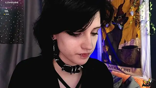 Snapshot of dark_vamp_ chatting on December 16, 2024, 3:19 am dark vamp online show from December 16, 2024, 3:19 am