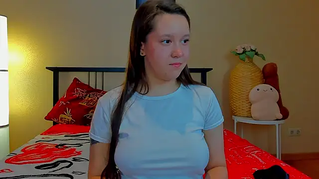 Snapshot of Mira_Karter chatting on May 3, 2026, 2:28 am Mira Karter online show from May 3, 2026, 2:28 am