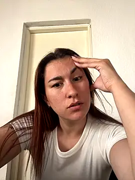 Snapshot of Constanzahud chatting on September 17, 2025, 7:04 pm Constanzahud online show from September 17, 2025, 7:04 pm