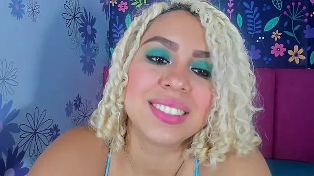 Snapshot of Lucy_White__ chatting on October 26, 2025, 8:26 pm Lucy White   online show from October 26, 2025, 8:26 pm