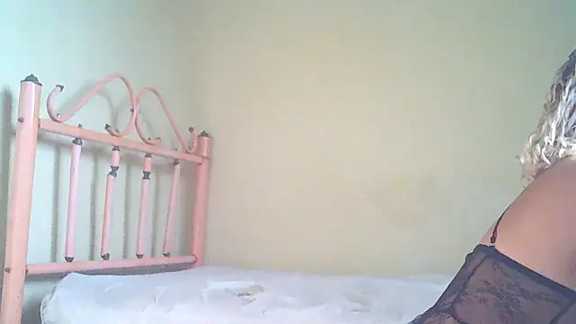 Snapshot of Lucy_White__ chatting on February 22, 2026, 8:51 pm Lucy White online show from February 22, 2026, 8:51 pm