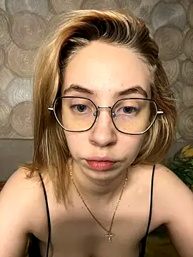 Kitty Katrine online show from October 31, 2025, 3:07 am