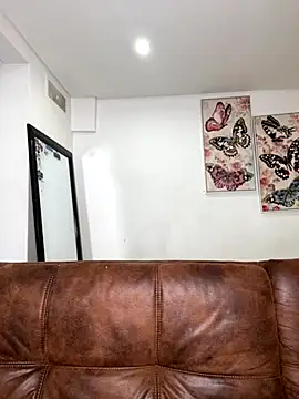 Snapshot of dolcebella chatting on October 20, 2025, 3:45 pm dolcebella online show from October 20, 2025, 3:45 pm