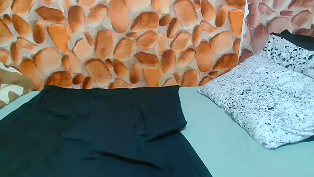 Snapshot of AfricanBigAssxx98 chatting on September 19, 2025, 11:05 pm AfricanBigAssxx98 online show from September 19, 2025, 11:05 pm