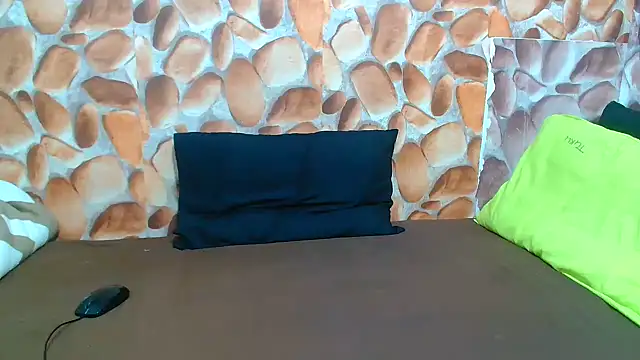 Snapshot of AfricanBigAssxx98 chatting on October 4, 2025, 10:19 pm AfricanBigAssxx98 online show from October 4, 2025, 10:19 pm