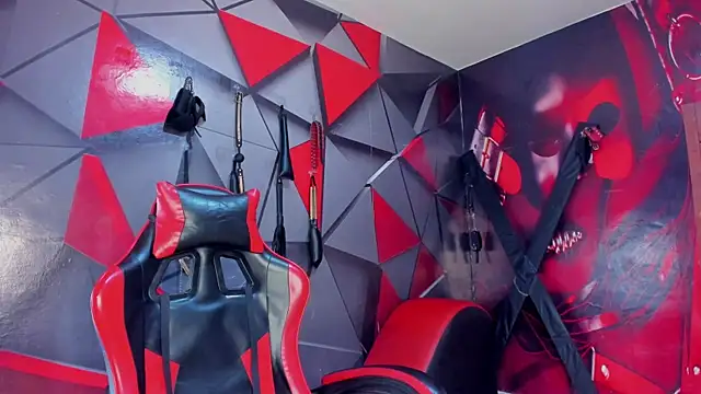 Hana and Zeta online show from January 13, 2026, 12:43 pm