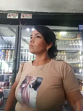 mariana mauricio hot online show from April 28, 2026, 9:53 pm