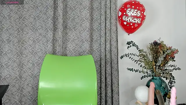 Snapshot of angelswets chatting on September 20, 2025, 2:51 pm angelswets online show from September 20, 2025, 2:51 pm