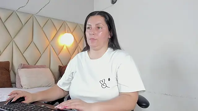 angelswets online show from August 1, 2026, 3:00 pm