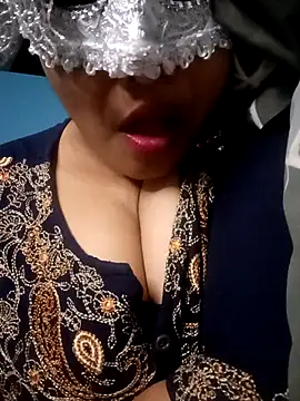 Snapshot of couple_indian_123 chatting on April 5, 2026, 9:50 am couple indian 123 online show from April 5, 2026, 9:50 am