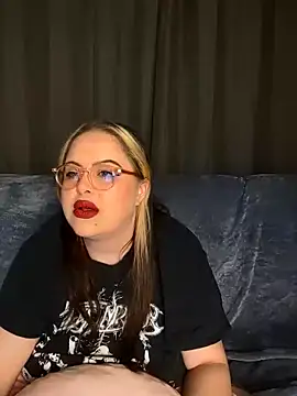 Snapshot of ChubbyBubs chatting on October 17, 2025, 4:09 pm ChubbyBubs online show from October 17, 2025, 4:09 pm