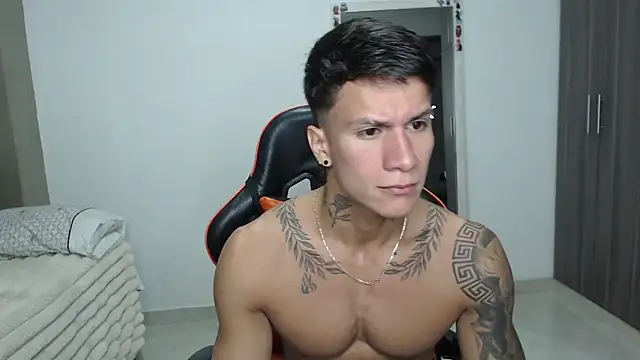 pettergrey1 online show from February 18, 2026, 11:17 am