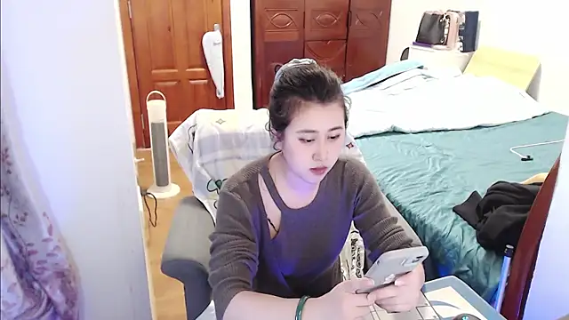 Snapshot of Liliya-77 chatting on March 11, 2025, 12:17 pm Liliya-77 online show from March 11, 2025, 12:17 pm