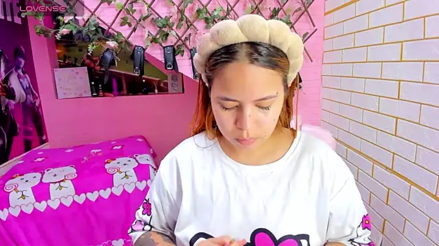 marcellaa303av online show from December 5, 2025, 12:52 am