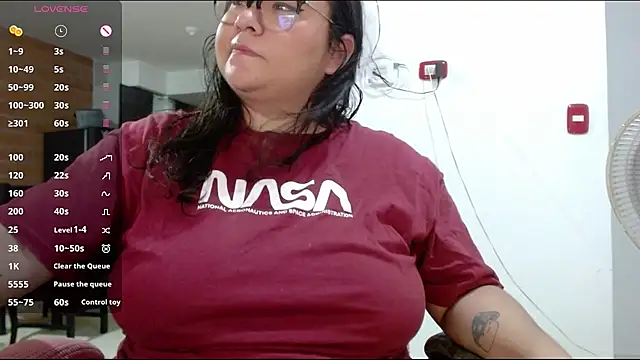 Snapshot of CinnamonCookiez chatting on December 21, 2024, 4:41 am CinnamonCookiez online show from December 21, 2024, 4:41 am