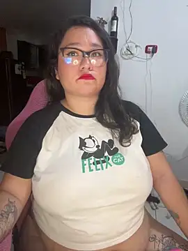 Snapshot of CinnamonCookiez chatting on December 26, 2024, 3:06 am CinnamonCookiez online show from December 26, 2024, 3:06 am