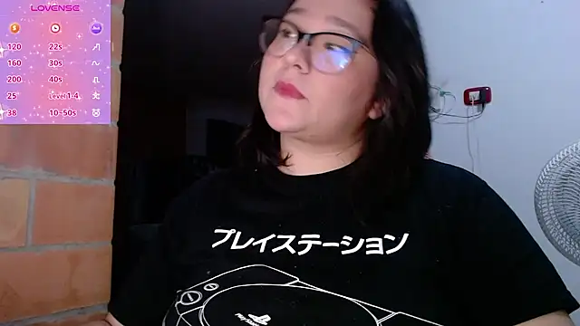 Snapshot of CinnamonCookiez chatting on March 21, 2025, 7:22 am CinnamonCookiez online show from March 21, 2025, 7:22 am