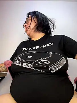 Snapshot of CinnamonCookiez chatting on October 11, 2025, 3:39 am CinnamonCookiez online show from October 11, 2025, 3:39 am