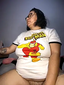 Snapshot of CinnamonCookiez chatting on October 12, 2025, 3:38 am CinnamonCookiez online show from October 12, 2025, 3:38 am