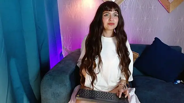 MiaEngels online show from December 14, 2024, 5:25 pm