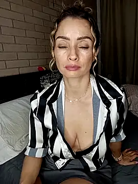 Snapshot of Loly_Horny chatting on May 7, 2026, 1:44 am Loly Horny online show from May 7, 2026, 1:44 am