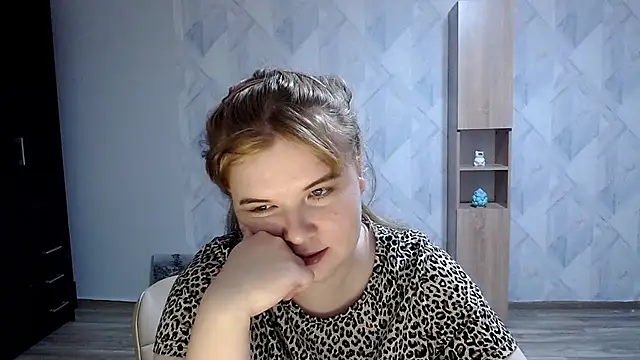 Snapshot of Melina_Hot9 chatting on September 20, 2025, 3:24 pm Melina Hot9 online show from September 20, 2025, 3:24 pm