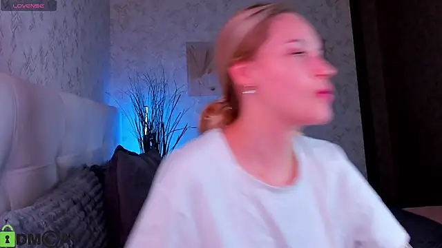 Carol  Cox online show from October 22, 2025, 10:53 pm