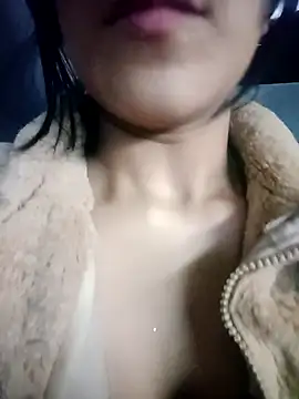 PequeArely online show from February 1, 2025, 1:23 am