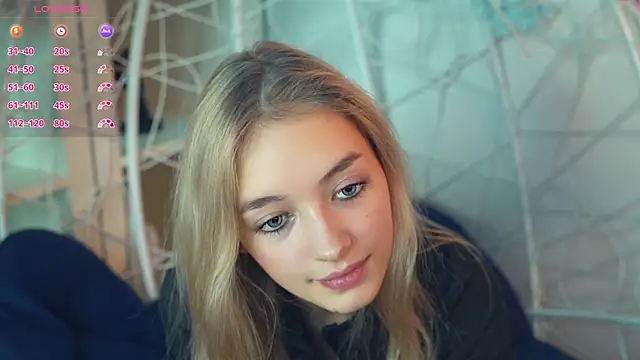 FlairCunard online show from December 3, 2024, 9:01 pm