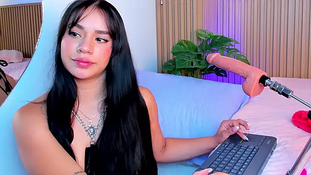 zoe rivers online show from December 5, 2024, 2:44 pm