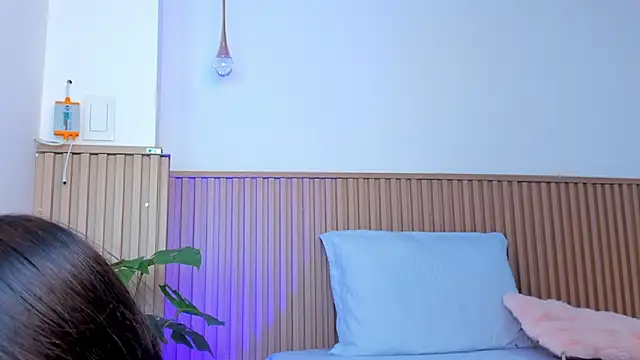 zoe rivers online show from December 13, 2024, 11:13 am