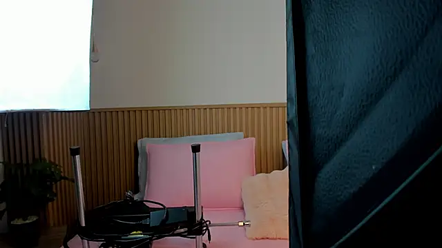 zoe rivers online show from December 14, 2024, 11:07 am