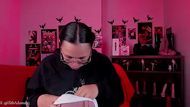 lilith-deveraux online show from February 14, 2026, 3:42 pm