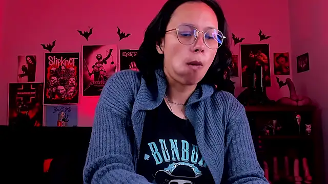lilith-deveraux online show from May 4, 2026, 1:18 pm