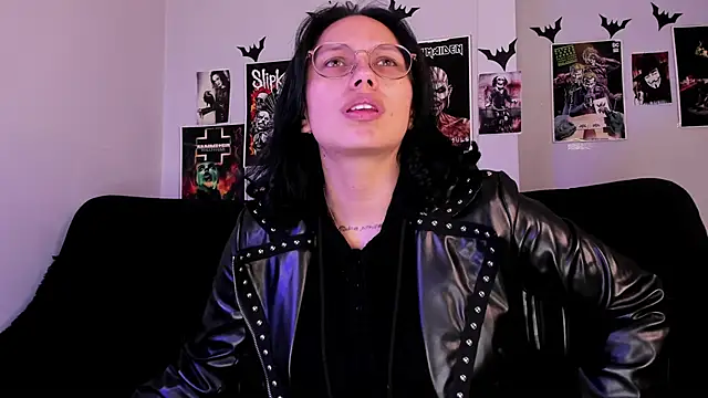 lilith-deveraux online show from June 13, 2026, 3:10 pm