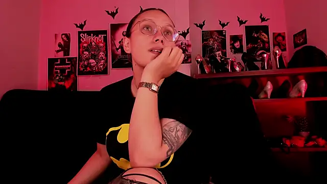 Snapshot of lilith-deveraux chatting on July 14, 2026, 4:06 am lilith-deveraux online show from July 14, 2026, 4:06 am