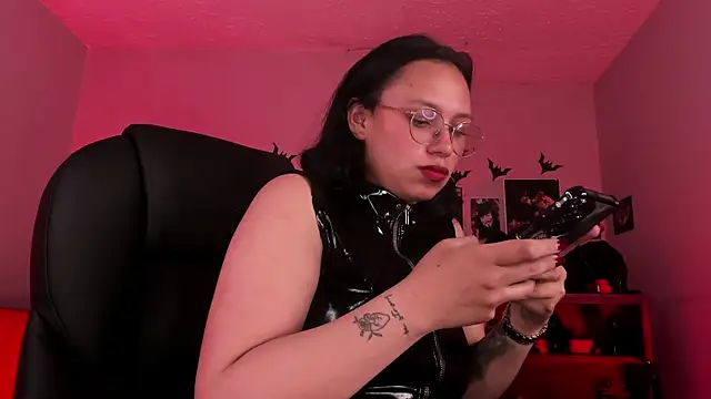 Snapshot of lilith-deveraux chatting on July 26, 2026, 7:15 am lilith-deveraux online show from July 26, 2026, 7:15 am