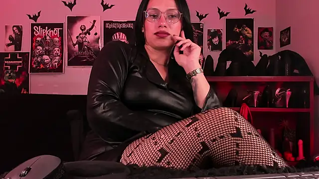 Snapshot of lilith-deveraux chatting on July 28, 2026, 7:39 pm lilith-deveraux online show from July 28, 2026, 7:39 pm
