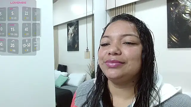 Snapshot of virtual_charm chatting on January 18, 2025, 2:02 pm virtual charm online show from January 18, 2025, 2:02 pm