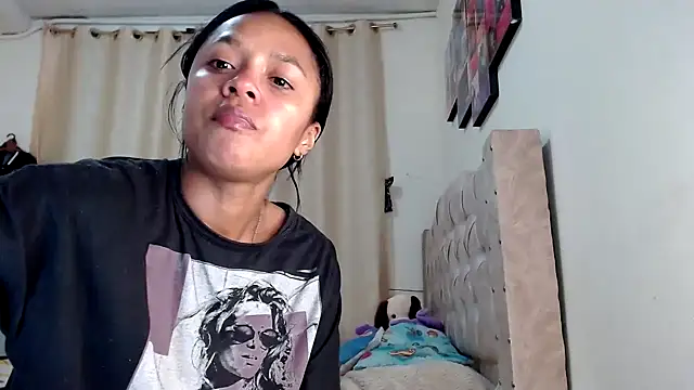 Snapshot of Samary_thomas chatting on February 15, 2025, 1:21 am Samary thomas online show from February 15, 2025, 1:21 am