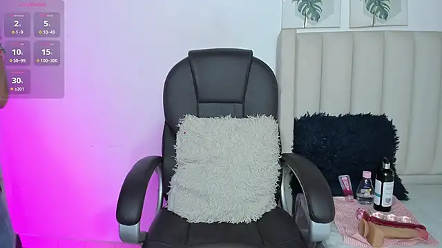 Marian Boobs online show from December 3, 2025, 7:12 pm