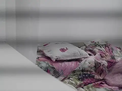 uleglasuczPL online show from October 7, 2025, 10:40 pm