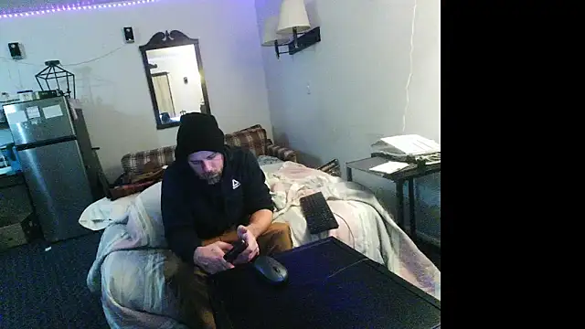 Snapshot of Cooperstone chatting on December 8, 2024, 1:56 am Cooperstone online show from December 8, 2024, 1:56 am