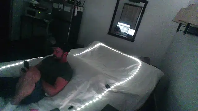 Snapshot of Cooperstone chatting on December 11, 2024, 4:39 am Cooperstone online show from December 11, 2024, 4:39 am