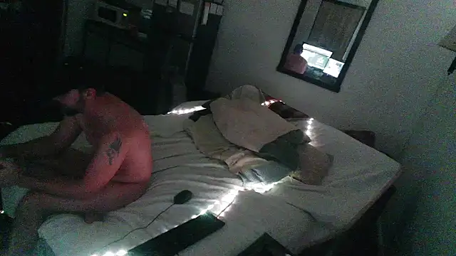 Snapshot of Cooperstone chatting on December 11, 2024, 7:25 pm Cooperstone online show from December 11, 2024, 7:25 pm