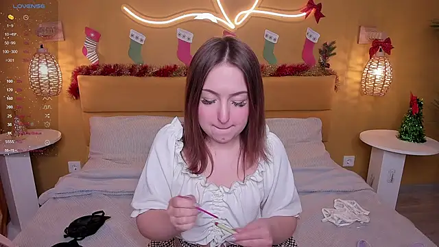 KetrinWhite online show from January 12, 2025, 1:32 am