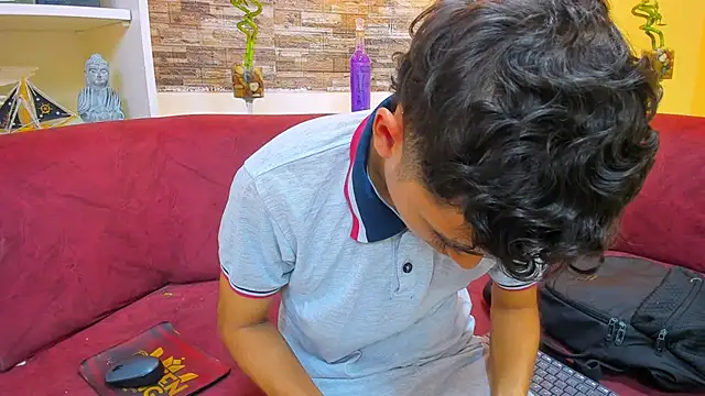 Snapshot of DamiBright chatting on February 13, 2025, 6:59 pm DamiBright online show from February 13, 2025, 6:59 pm