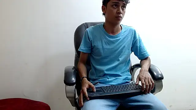 Snapshot of DamiBright chatting on September 25, 2025, 7:17 pm DamiBright online show from September 25, 2025, 7:17 pm