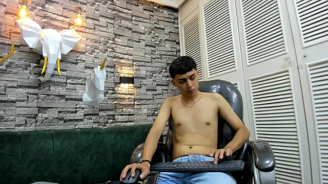 Snapshot of DamiBright chatting on October 24, 2025, 5:42 pm DamiBright online show from October 24, 2025, 5:42 pm